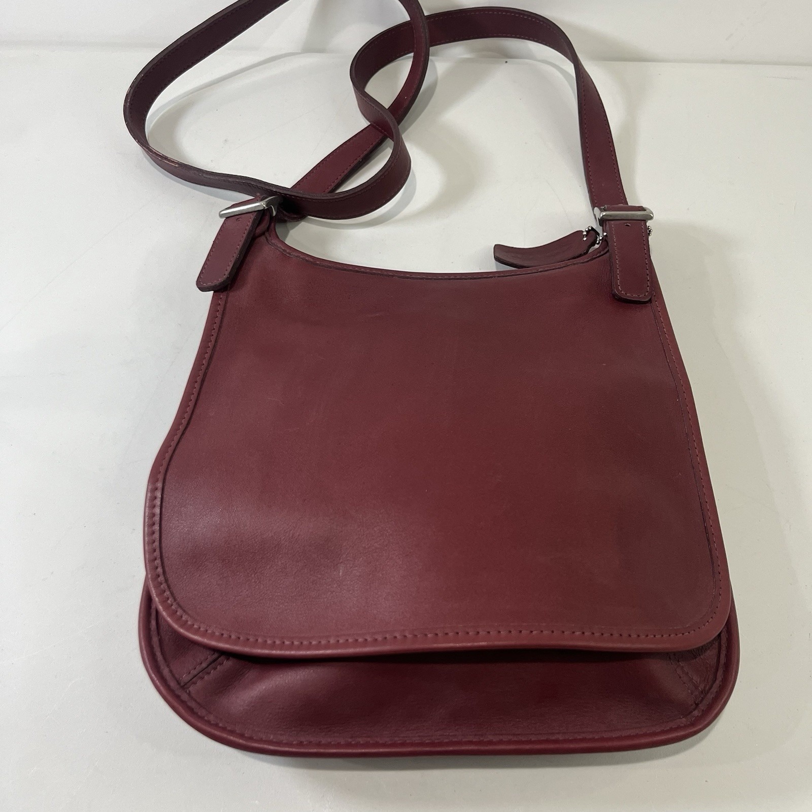 Vtg Coach Shoulder Bag Hippie Flap Saddle 9135 Crossbody Dark Red Leather Usa